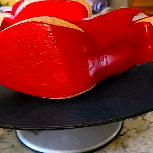 Christian Louboutin heels Sz 38.(#1387)red suede w/ 4.75" heel and 1" platform. - Picture 15 of 17